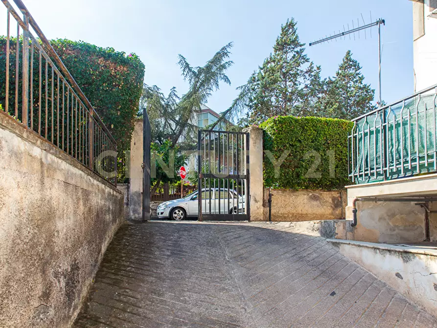 Immagine 25 di Bilocale in vendita  in Via Madonna di Fatima 71 a Gravina Di Catania