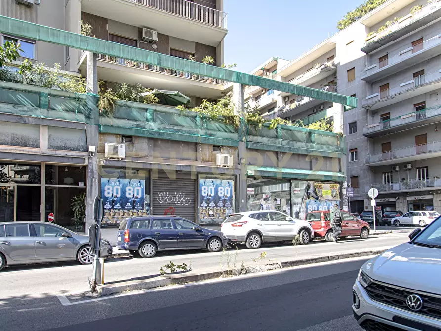Immagine 17 di Locale commerciale in vendita  in Via Milano 93 a Catania