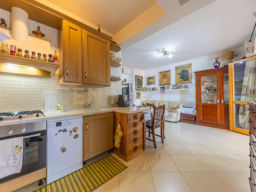 Immagine 2 di Bilocale in vendita  in Via Pollutri 6 a Roma