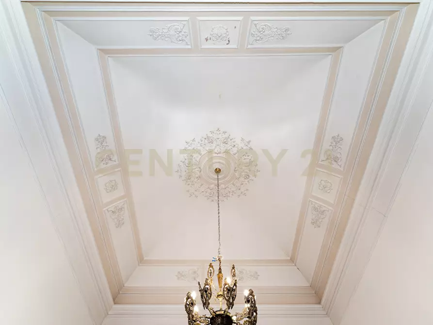 Immagine 13 di Bilocale in affitto  in Via Etnea 299 a Catania