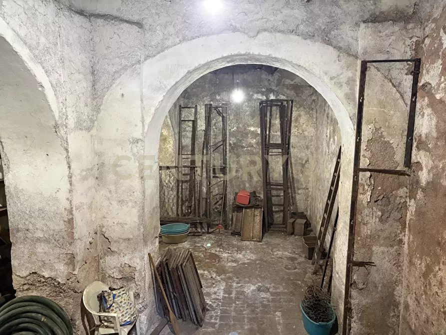 Immagine 50 di Locale commerciale in vendita  in Via 6 Aprile 59 a Catania