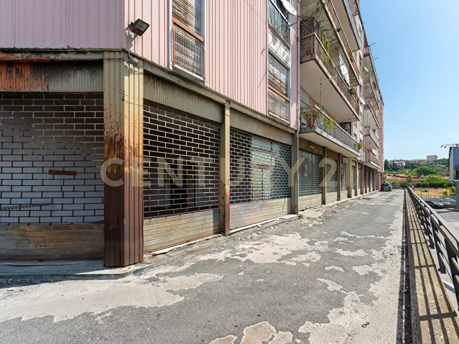 Immagine 30 di Attività commerciale in vendita  in Via Vittorio Emanuele 424 a Paterno'