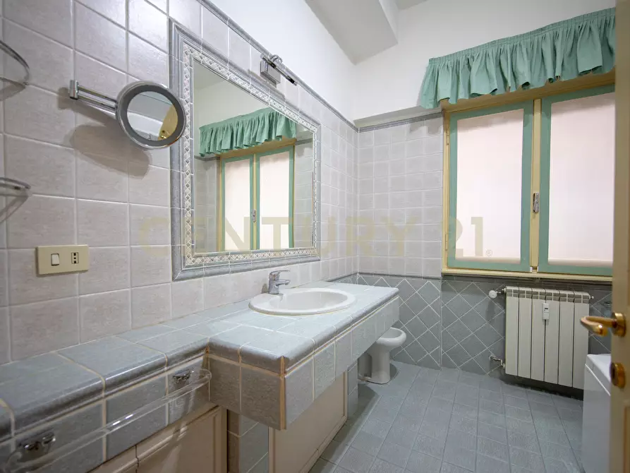 Immagine 25 di Trilocale in vendita  in Via Bevagna 56 a Roma