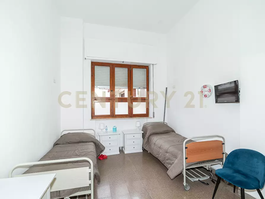 Immagine 10 di Locale commerciale in vendita  in Viale Polibio a Siracusa