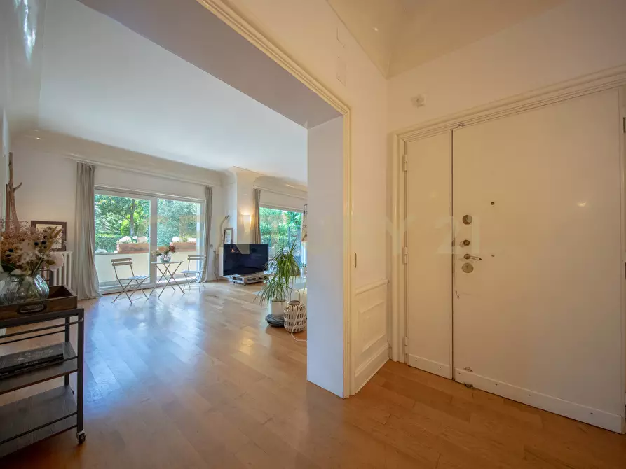 Immagine 47 di Pentalocale in vendita  in Viale Cortina d'Ampezzo 135 a Roma