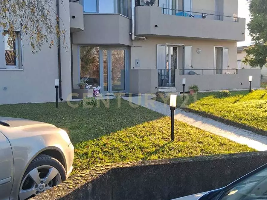 Immagine 1 di Trilocale in vendita  in Via Casalandri 184 a Isola Rizza