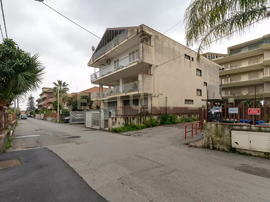 Immagine 35 di Quadrilocale in vendita  in Via Garibaldi 224 a Calatabiano