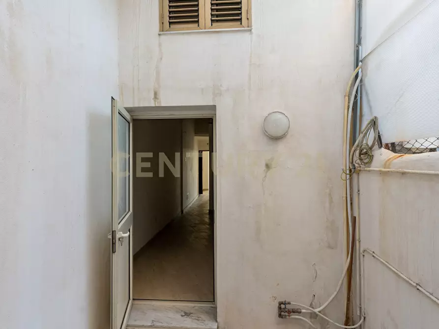 Immagine 20 di Locale commerciale in vendita  in Via Nizzeti 3 a Tremestieri Etneo