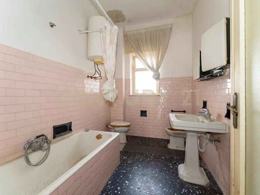 Immagine 19 di Quadrilocale in vendita  in Via Gorizia 37 a Catania