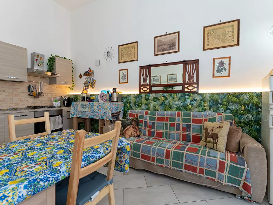 Immagine 8 di Bilocale in vendita  in via adelia 98 a Catania