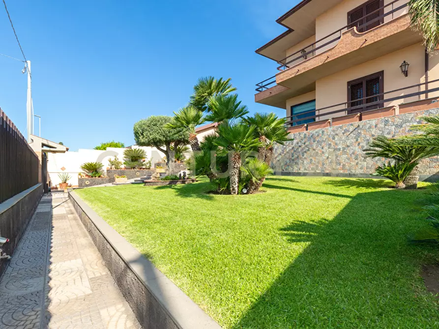 Immagine 3 di Villa in vendita  in Via Salemi 19 a Mascalucia