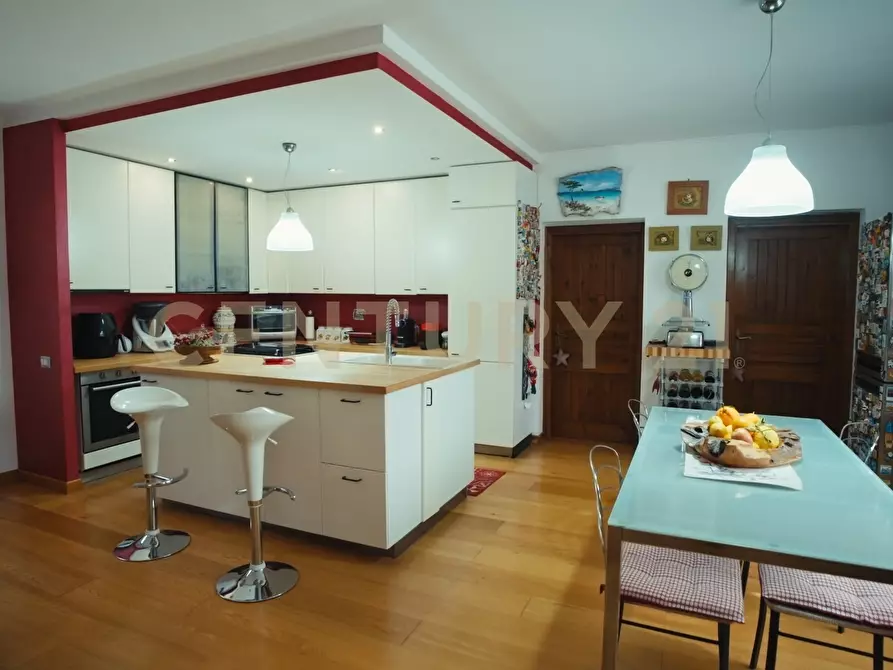 Immagine 4 di Villa in vendita  in Via delle Ginestre 13 a Sacrofano