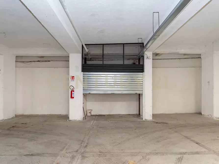 Immagine 34 di Garage in vendita  in Viale Artale Alagona 27 a Catania