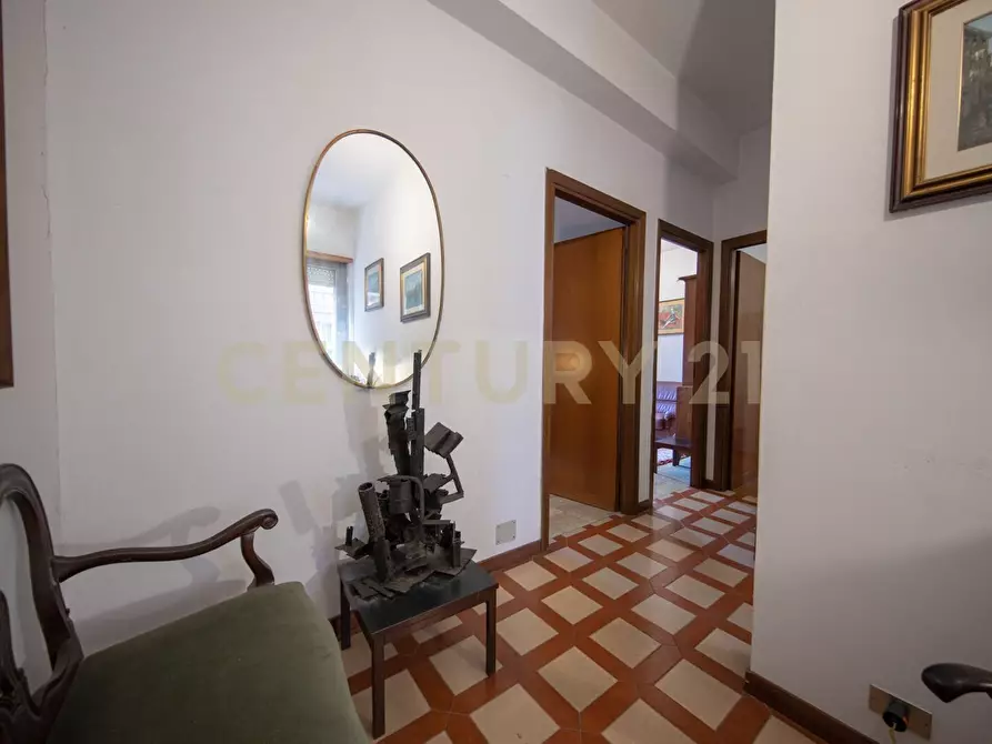Immagine 7 di Bilocale in vendita  in Via Aurelia 301 a Roma