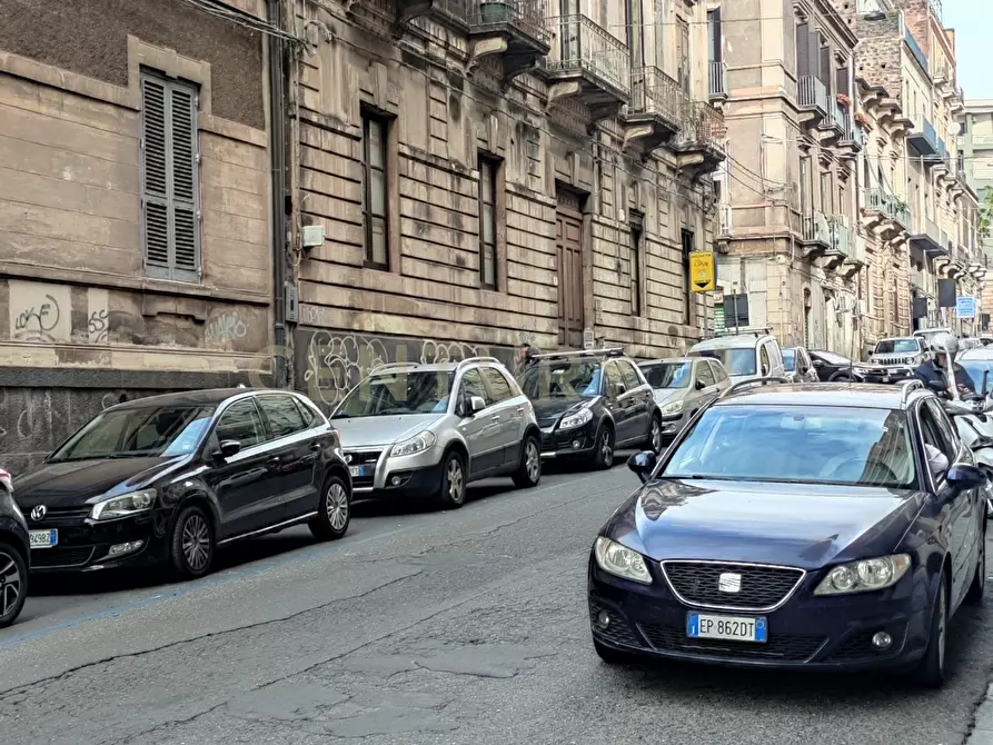 Immagine 23 di Attività commerciale in vendita  in Via Vincenzo Giuffrida 14 a Catania