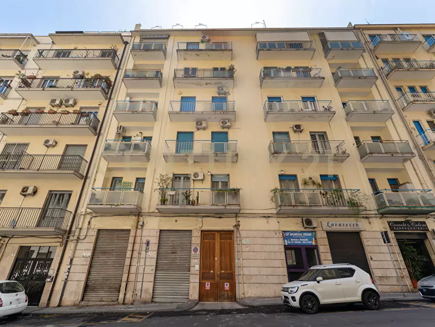 Immagine 13 di Quadrilocale in vendita  in Via Genova 64 a Catania