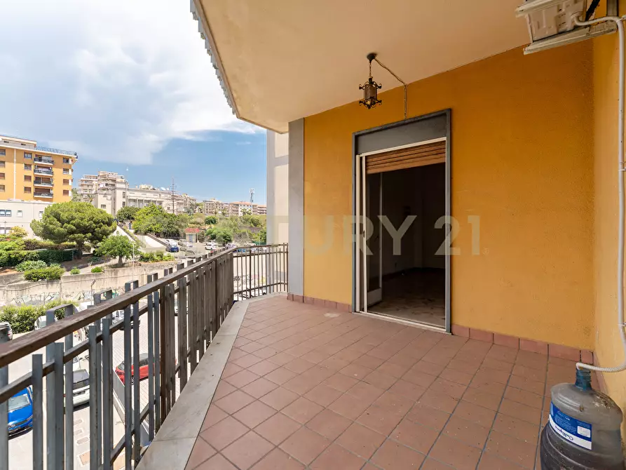 Immagine 39 di Quadrilocale in vendita  in Via Vincenzo Giuffrida 203 a Catania