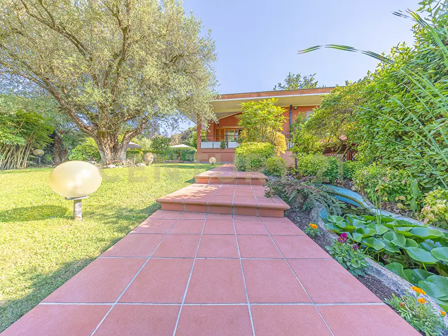 Immagine 3 di Villetta a schiera in vendita  in Via Cassia 1530 a Roma