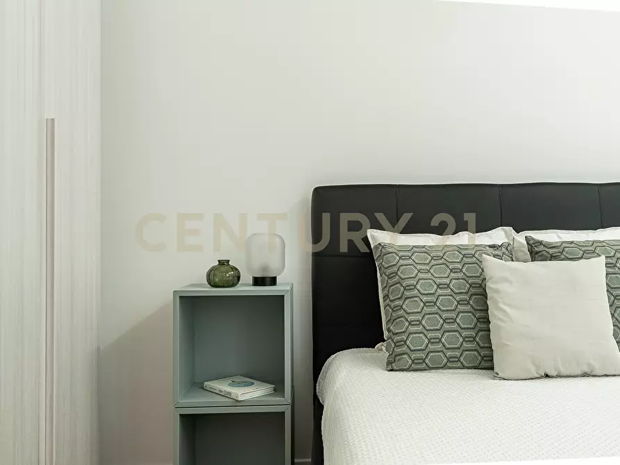 Immagine 29 di Appartamento in vendita  in Via Lampedusa a Roma