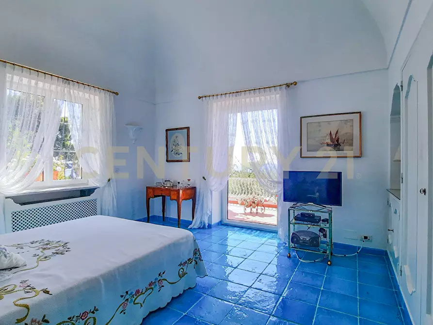 Immagine 21 di Villa in vendita  in Strada Faro di Carena 80 a Anacapri