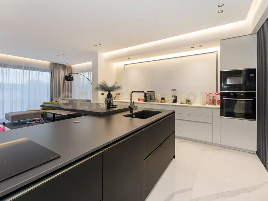 Immagine 39 di Villa in vendita  in Via Sant' Andrea 8 a Catania