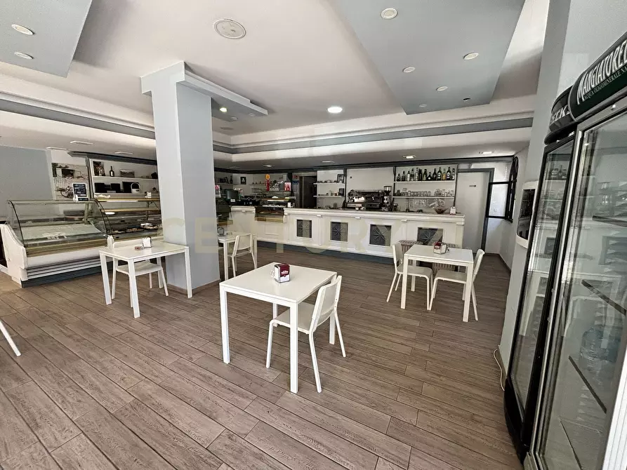 Immagine 2 di Bar / Ristorante in vendita  in Viale Zecchino 105 a Siracusa