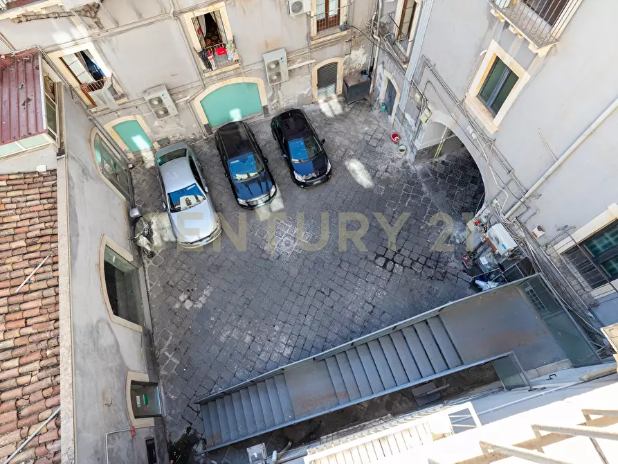 Immagine 5 di Pentalocale in vendita  in Via Etnea 196 a Catania