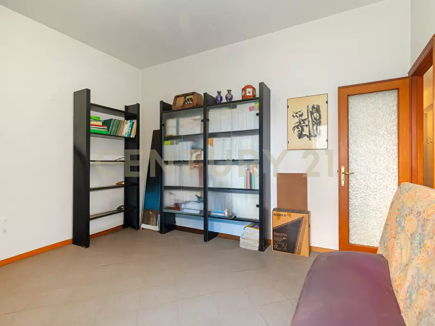 Immagine 22 di Pentalocale in vendita  in Via Convento del Carmine 5 a Tremestieri Etneo