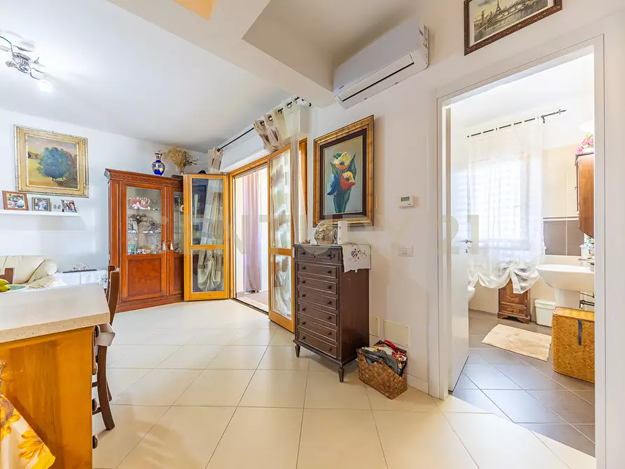 Immagine 4 di Bilocale in vendita  in Via Pollutri 6 a Roma