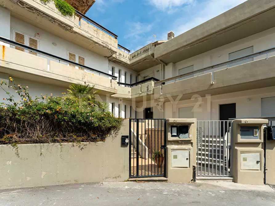 Immagine 77 di Villa in vendita  in Via G. Pezzana 11 a Aci Castello