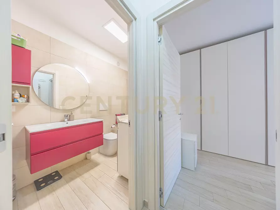 Immagine 26 di Bilocale in vendita  in Via Emanuela Loi 10 a Roma