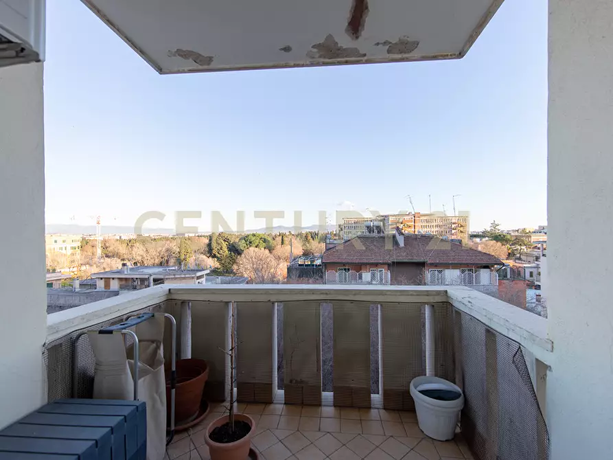 Immagine 48 di Quadrilocale in vendita  in Viale Ippocrate 116 a Roma