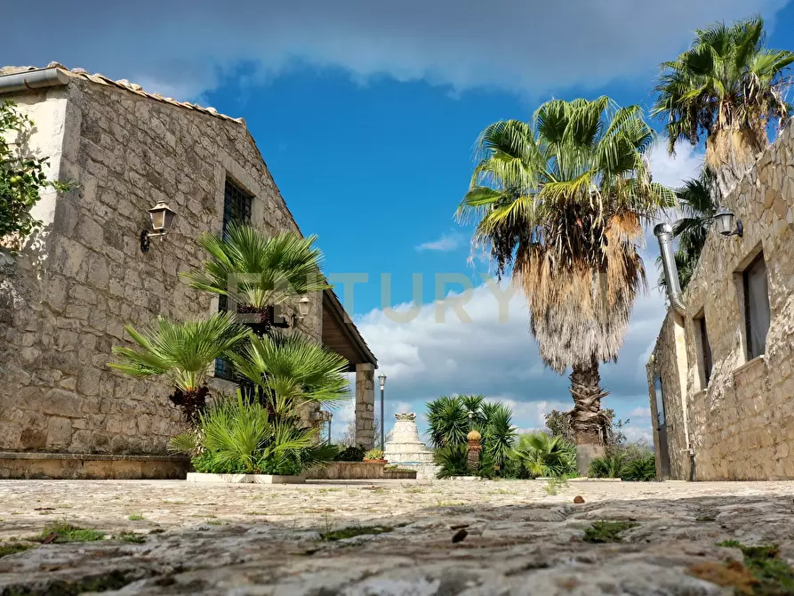 Immagine 1 di Villa in vendita  in Ctr. Pirato Cava Maria 37 a Modica