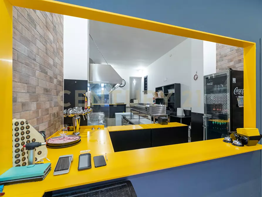 Immagine 37 di Bar / Ristorante in vendita  in Via Gemmellaro 47/A a Catania