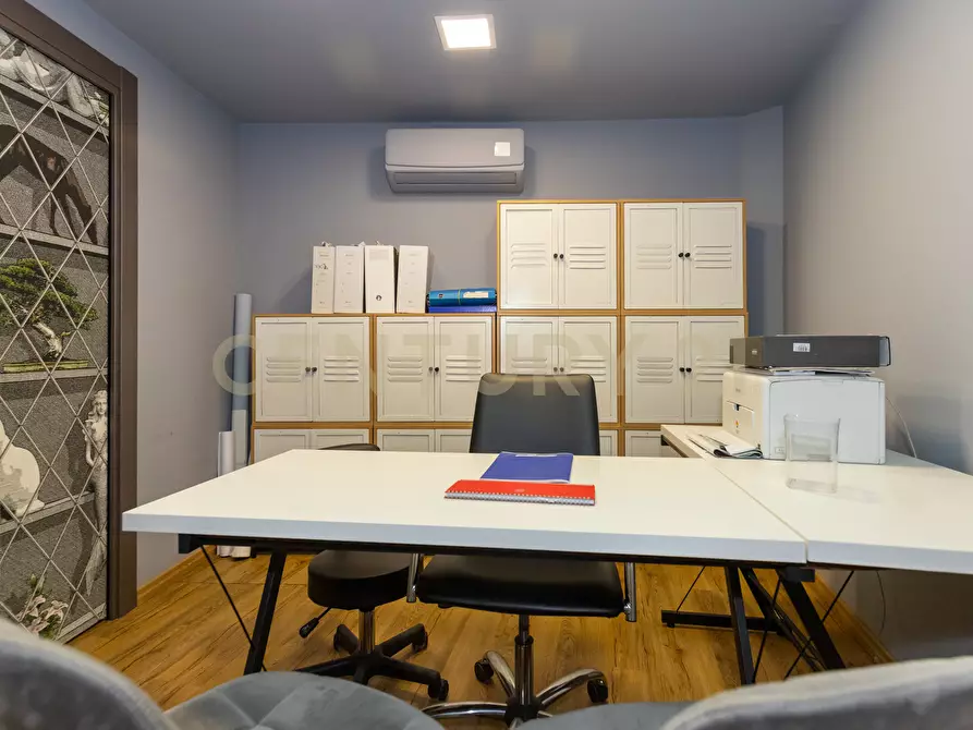 Immagine 20 di Locale commerciale in vendita  in Largo Rosolino Pilo 6 a Catania