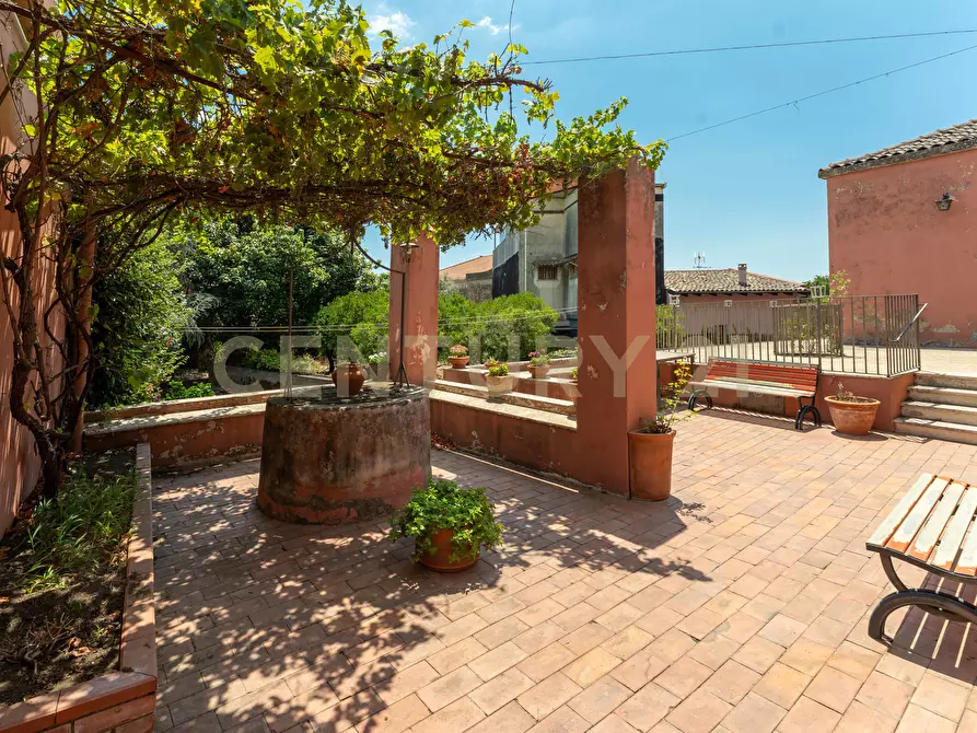 Immagine 3 di Villa in vendita  in Piazza F. M. Scuderi 7 a Viagrande