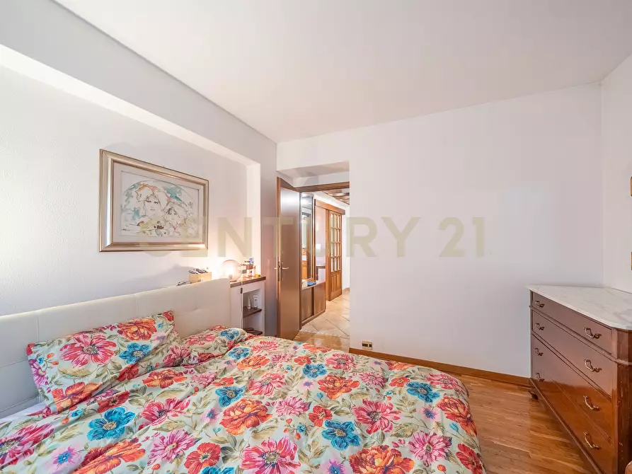 Immagine 14 di Quadrilocale in vendita  in Via Vittorio Valletta 8 a Roma