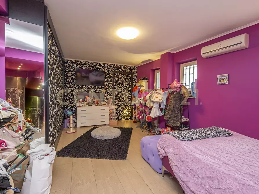 Immagine 11 di Pentalocale in vendita  in Viale Lorenzo Bolano 45 a Catania