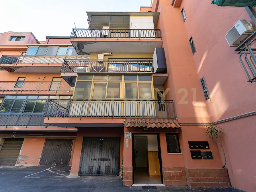 Immagine 28 di Bilocale in vendita  in Via dei Ciclopi 160 a Aci Catena