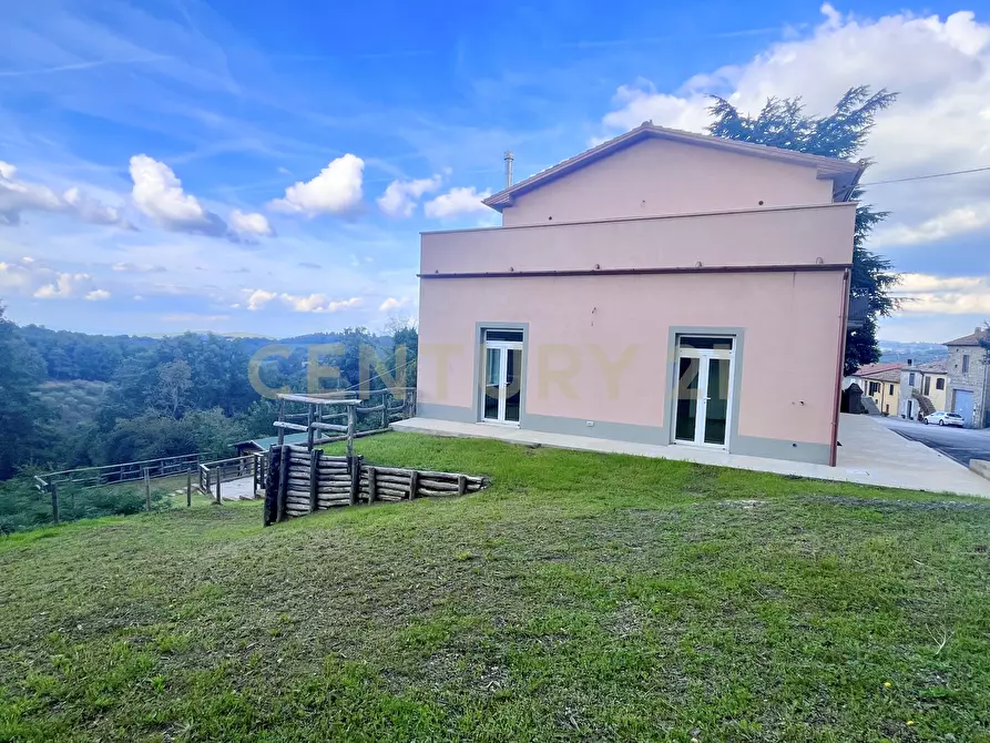 Immagine 49 di Villa in vendita  in Piazza Barbana 35 a Scansano