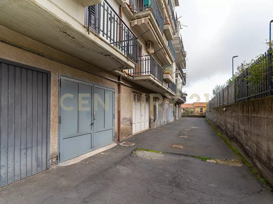 Immagine 38 di Quadrilocale in vendita  in Via Ercole Patti 91 a Pedara