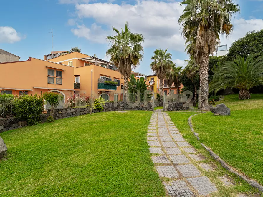 Immagine 11 di Villetta a schiera in vendita  in Via Maria Gianni 81 a Catania