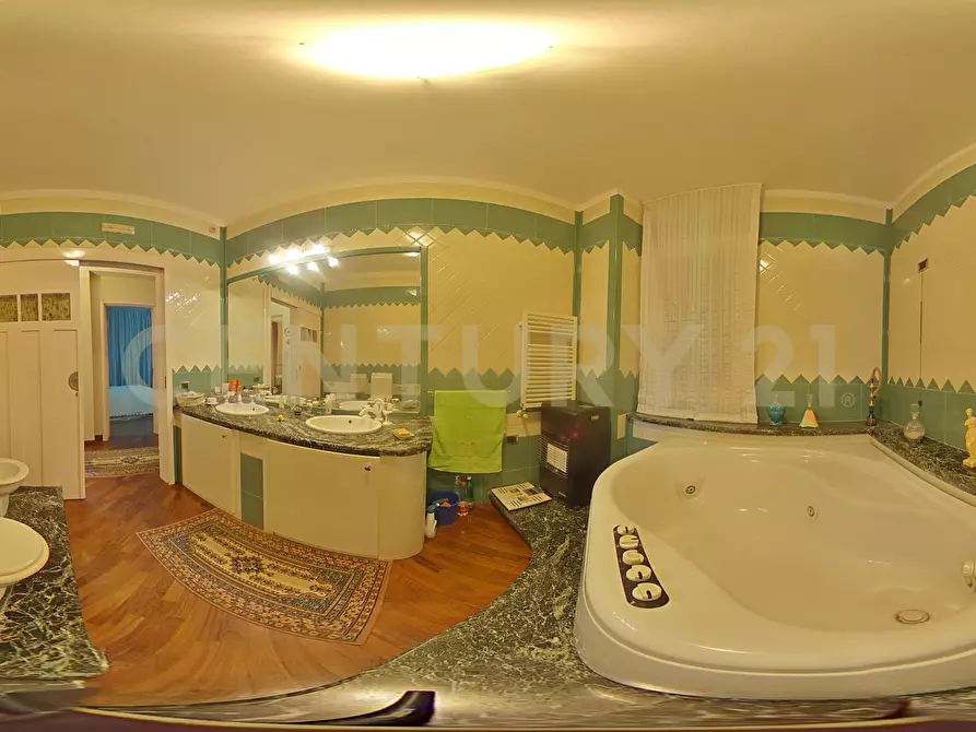 Immagine 117 di Villa in vendita  in Via Salemi 19 a Mascalucia