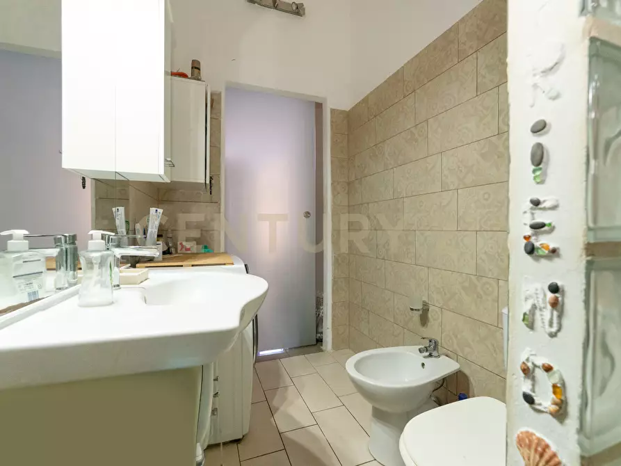 Immagine 15 di Trilocale in vendita  in Via Laurini 21 a Catania