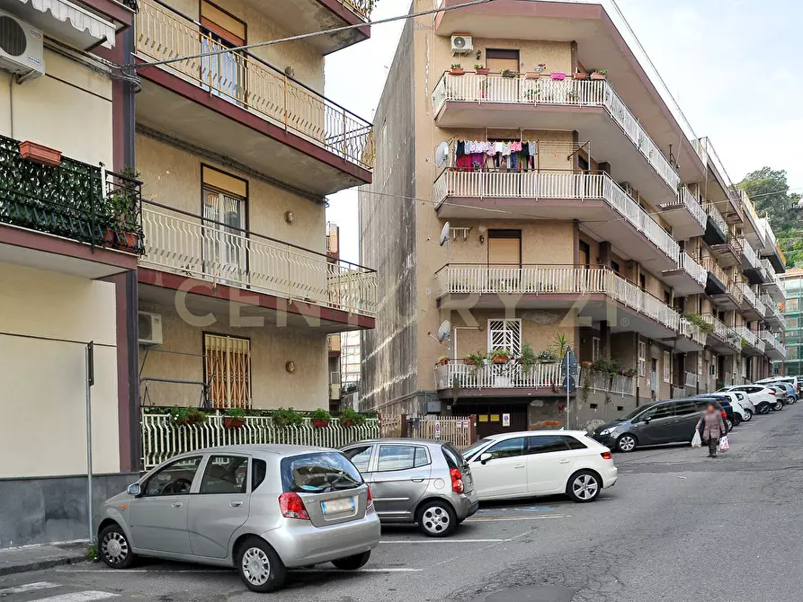 Immagine 1 di Appartamento in vendita  in Viale delle Olimpiadi 11 a Aci Catena