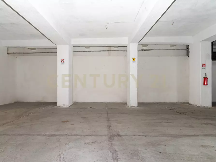 Immagine 21 di Garage in vendita  in Viale Artale Alagona 27 a Catania
