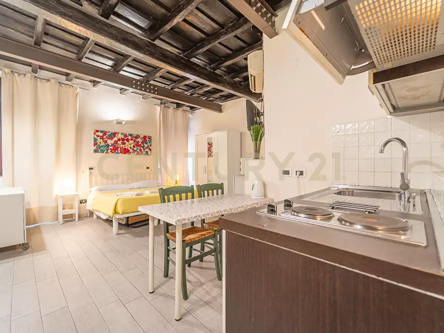 Immagine 31 di Trilocale in vendita  in Via Urbana 80 a Roma