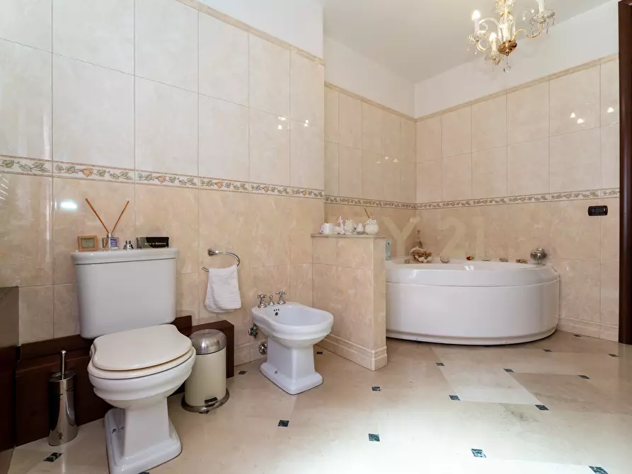 Immagine 40 di Appartamento in vendita  in Via Antonino di Sangiuliano 298 a Catania