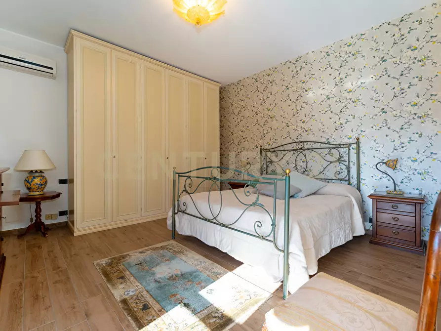 Immagine 20 di Villa in vendita  in Via Gela 95 a Caltagirone