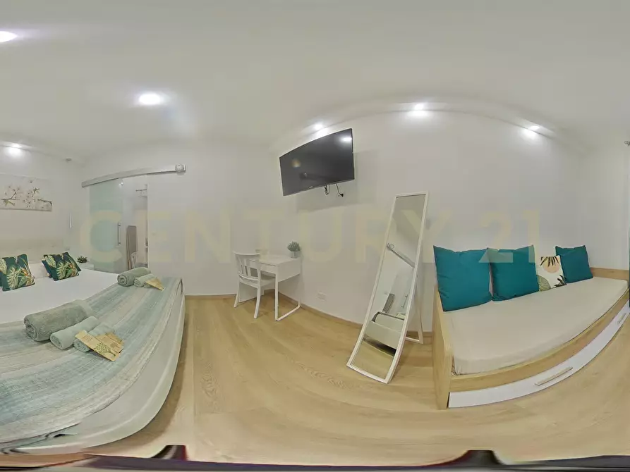 Immagine 32 di Bilocale in vendita  in Via Calì 17 a Catania